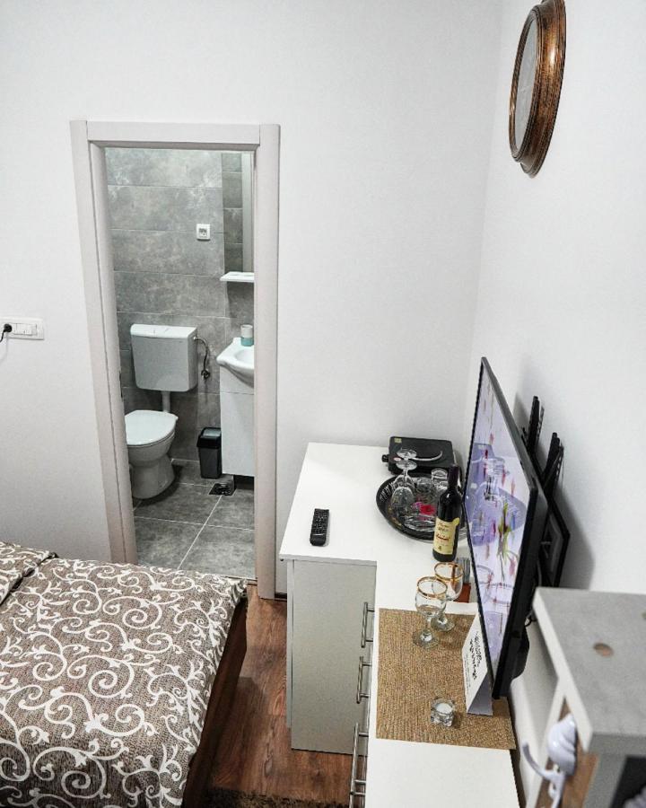 Apartments Manitovac M Никшич Экстерьер фото